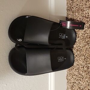 Womens comfort slides size 6